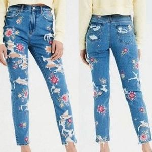 American Eagle | Embroidered High Rise Mom Jeans